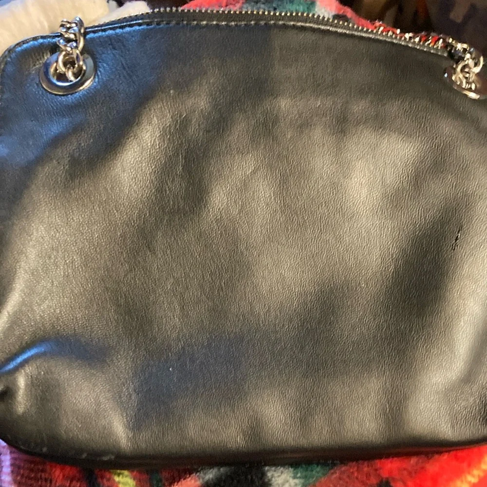 - Nwot  - Vince Camuto quilted leather with silver chain